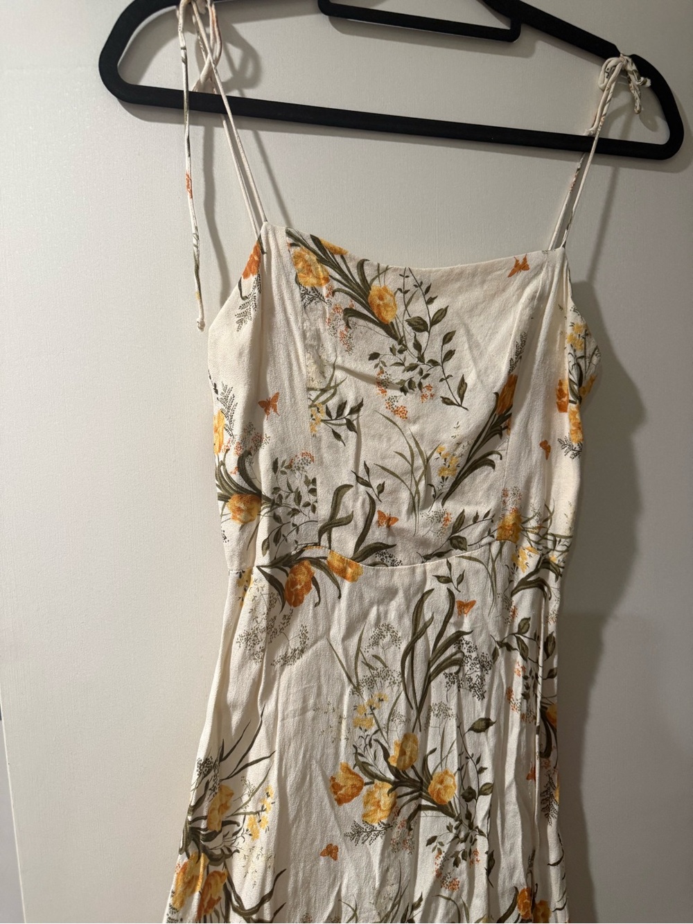 Reformation size 6 floral cream and yellow - Picture 8 of 8